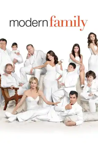 Modern Family: 101: Pilot (2009) Poster